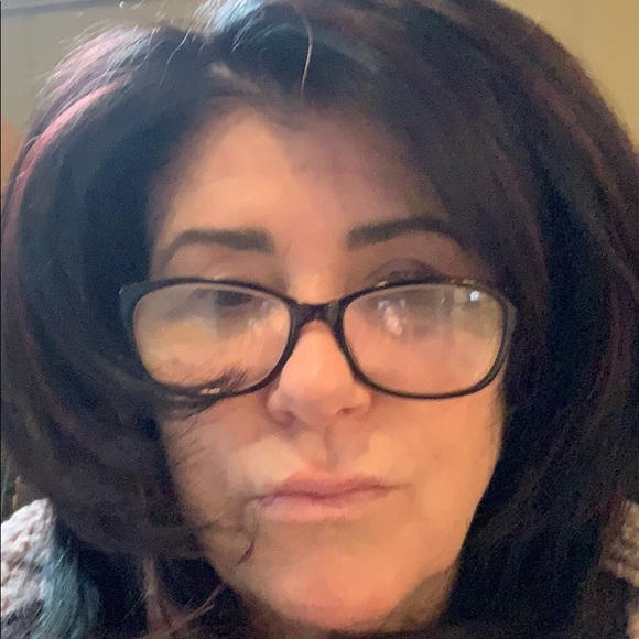 Meet your Posher, Karen - Picture 1 of 1